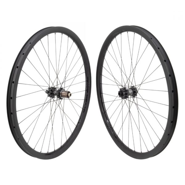 WHL PR 29 622x27 OR8 BOLT CARBON 29mm TBLS DISC BK 32 OR8 MT1110 ELITE 8-11sCAS 6B 15mm 12mm SP SEAL BK 142mm SAPIM RACE 2.0/1.8 BK
