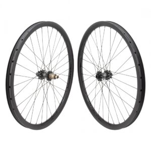 WHL PR 27.5 584x27 OR8 BOLT CARBON 29mmTBLS DISC BK 32 OR8 MT1110 ELITE 11sXD 6B 15mm 12mm SP SEAL BK 142mm SAPIM RACE 2.0/1.8 BK